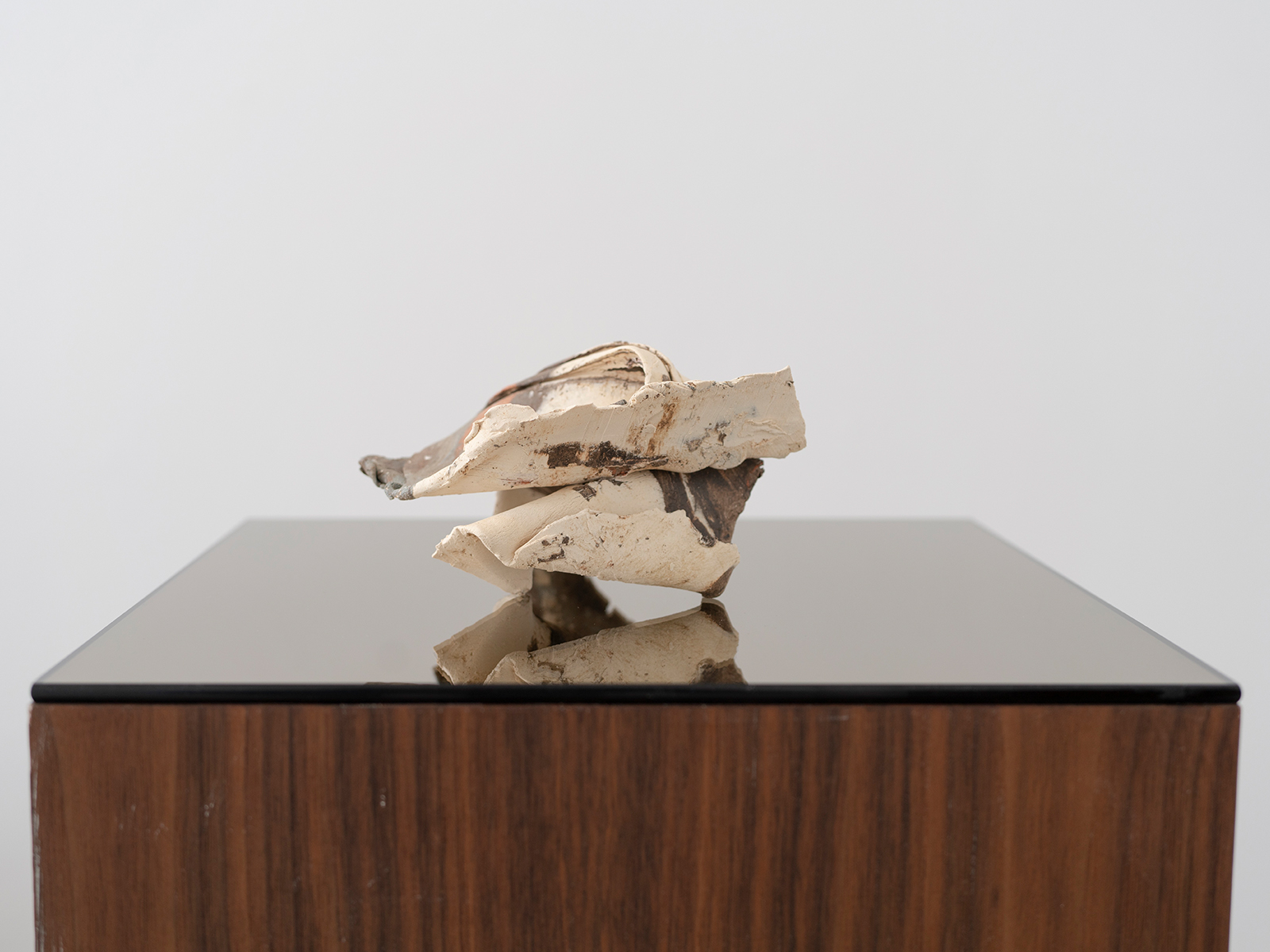 _027_Scacco-Debra_Hawk_California-clay-mirror-wood_13x13x45-in_2024_02
