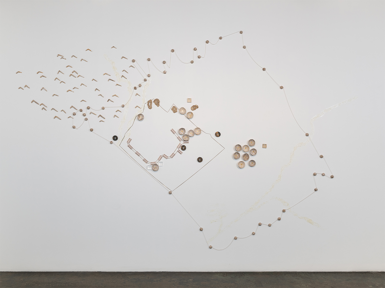 02_Scacco-Debra_Confluence_Marbled-clay-brass-acrylic_16x10ft_2025_01