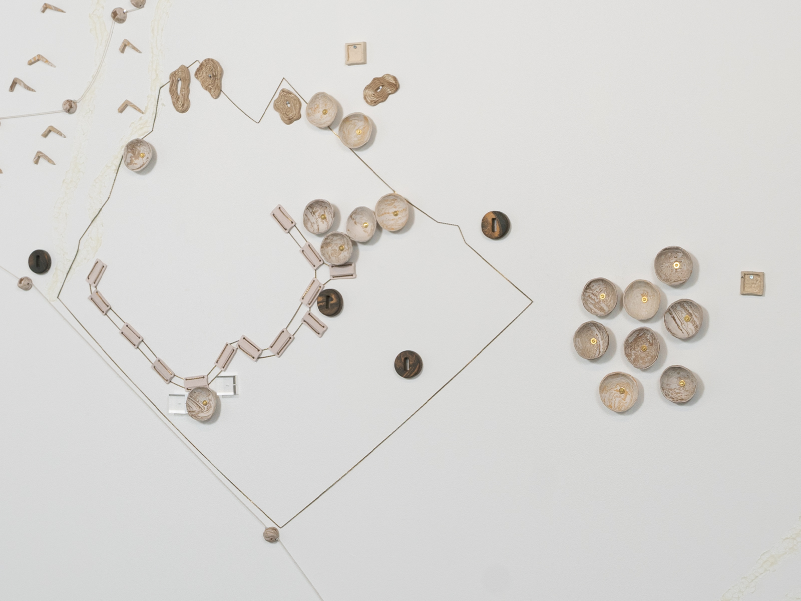 04_Scacco-Debra_Confluence copy_Marbled-clay-brass-acrylic_16x10ft_2025_04
