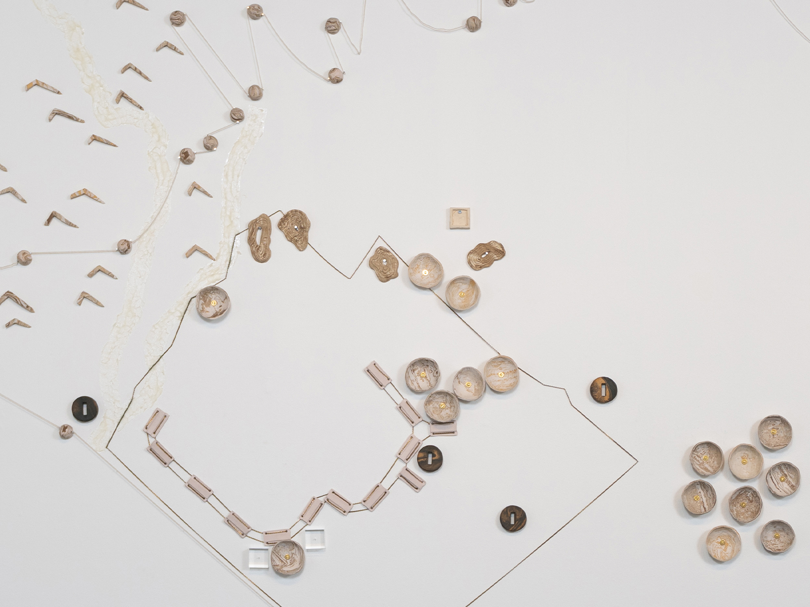 06_Scacco-Debra_Confluence-Detail_Marbled-clay-brass-acrylic_16x10ft_2025_06